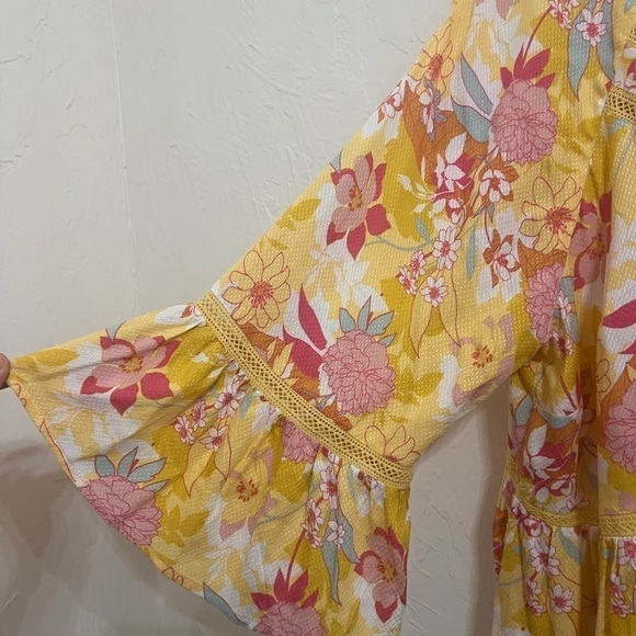 NWT Torrid floral babydoll bell sleeve top size 1 - Picture 4 of 8